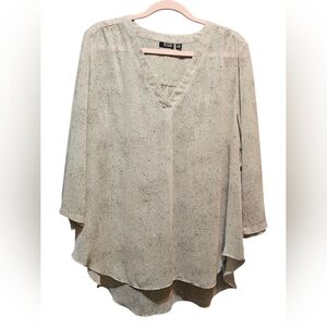 a.n.a Light Beige Speckled V-Neck Blouse, Sz 1X